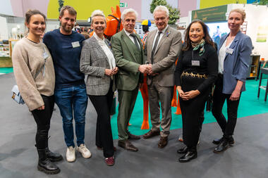 Bundesminister Alois Rainer (3.v.r.) folgte der Einladung des HVT (traberpixx.de)