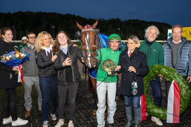 Der Grand Prix de Gelsenkirchen geht an den Vorjahressieger Cash du Rib (Foto-gelsentrabpark)