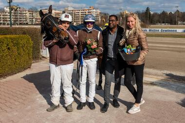Uranja sorgte für den ersten Deutschland-Sieg von Holger Ehlert als Lasbek-Trainer (Foto: traberpixx.de)