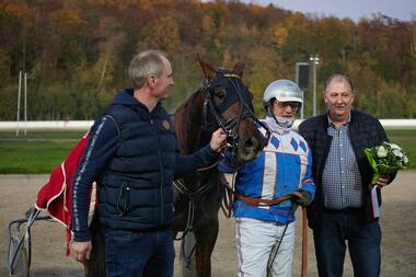 Platinhelm Heinz Wewering zeigte mit Villeneuve seine ganze Klasse ©Julian Holsteg Platinhelm Heinz Wewering zeigte mit Villeneuve seine ganze Klasse ©Julian Holsteg