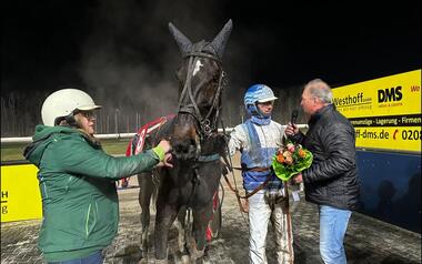 Omani und Jan Thirring schossen zum Abschluss den Vogel ab (Foto: GelsenTrabPark)