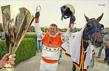 Stutenderby-Siegerin Kyriad Newport erstmals aus den Bändern (Foto: Marius Schwarz)