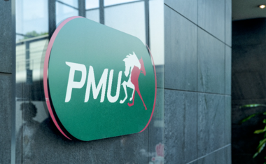 Goldhelm bringt Goldy mit Goldhelm bringt Goldy mit