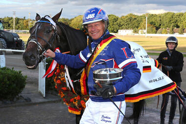 Oscar L.A. und ein strahlender Joakim Lövgren (Fotos: Uwe Stelling) Oscar L.A. und ein strahlender Joakim Lövgren (Fotos: Uwe Stelling)