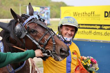 Unwissend, aber strahlend: Thomas Maaßen nach seinem 500. Sieg (Foto: Dennis Kraum)