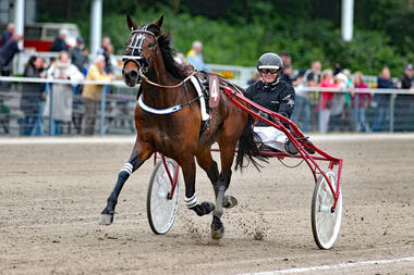 Hanni Holmsminde und Lesley Renner machten die V7 fett (Foto: Uwe Stelling)