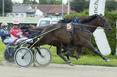 Italiano KP überläuft Bayard (fotofinish.de) Italiano KP überläuft Bayard (fotofinish.de)