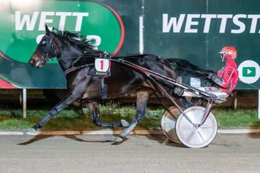 Peter Eggerts One Penny Black dominierte beide Heats (Foto: Marius Schwarz)