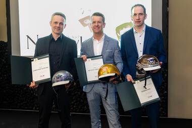 Gold, Silber und Bronze für Michael Nimzcyk, Christoph Schwarz (l.) und Robbin Bot (alle Fotos: traberpixx.de)