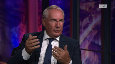 Klasse-Auftritt des Platinhelms Klasse-Auftritt des Platinhelms