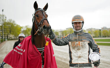 Thomas Royer mit Tyron Hill (Foto: Marius Schwarz) Thomas Royer mit Tyron Hill (Foto: Marius Schwarz)