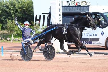 Matthieu Abrivard mit Iguski Sautonne (Foto: Canalturf)