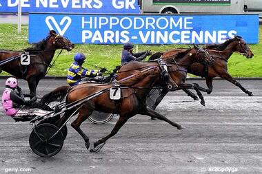 Kampfankunft im Prix de Nevers (Foto: geny.com) Kampfankunft im Prix de Nevers (Foto: geny.com)