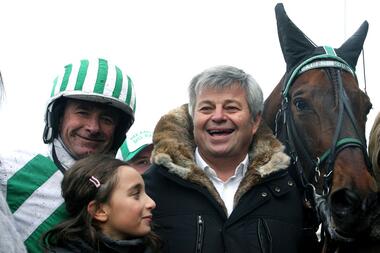Meaulnes du Corta mit Jean-Pierre Barjon und Pierre Levesque (Fotos: Paris-Turf)
