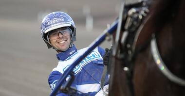 Daniel Wäjersten stellte Gio Cash siegfertig vor (Foto: travsport.se)