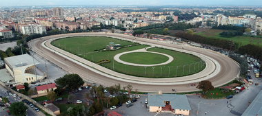 Das Ippodromo Cirigliano in Aversa Das Ippodromo Cirigliano in Aversa