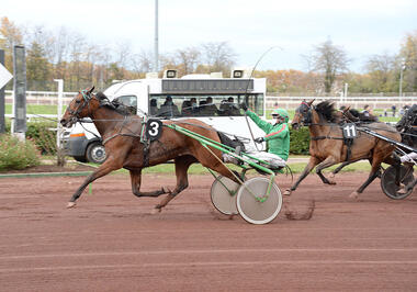 Cash du Rib mit Jean-Loïc Claude Dersoir © letrot.com Cash du Rib mit Jean-Loïc Claude Dersoir © letrot.com