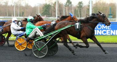 Hussard du Landret im Prix de Château Chinon (Foto: equidia.fr) Hussard du Landret im Prix de Château Chinon (Foto: equidia.fr)