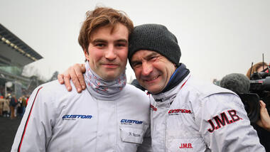 Nicolas Bazire und der stolze Papa (Foto: Le Trot)