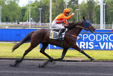Fantaisie im Prix Perseus (Foto: province-courses.fr) Fantaisie im Prix Perseus (Foto: province-courses.fr)