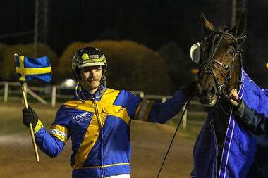 Lukas Svedlund ist neuer Europameister der Nachwuchsfahrer (Foto: Facebook Vermo Areena) Lukas Svedlund ist neuer Europameister der Nachwuchsfahrer (Foto: Facebook Vermo Areena)