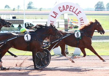 Dorgos de Guez mit Jean-Michel Bazire © letrot.com