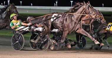 Er kam aus dem Nichts: Inexpressable im Yonkers Trot (Foto: Harnesslink)