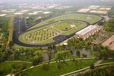 Das riesige Rennbahngelände von Vincennes (Foto: vincennes-hippodrome.com) Das riesige Rennbahngelände von Vincennes (Foto: vincennes-hippodrome.com)