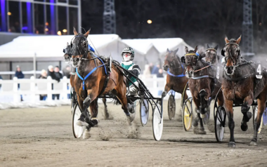 Der 942:10 Außenseiter Ice in Brego macht die nächst V75 "fett" (Foto: atg.se) Der 942:10 Außenseiter Ice in Brego macht die nächst V75 "fett" (Foto: atg.se)
