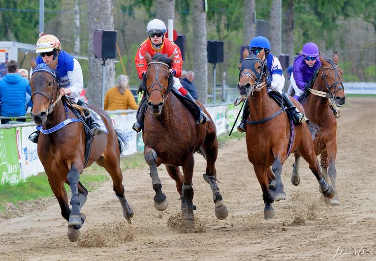 662653300_27242179665383318_8120208144913425376_n