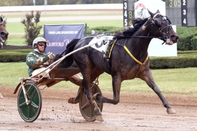 Atlanta converts from the pocket in Allerage Farms Open Trot