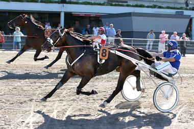 Mon Etoile und Andre Pögel gewinnen das Finale der DAM 2017
