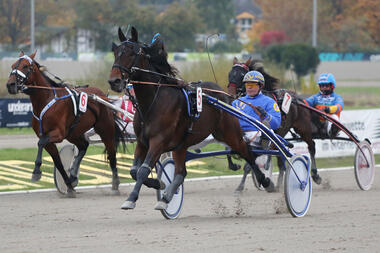 Popeye Diamant gewinnt den Marathon-Pokal