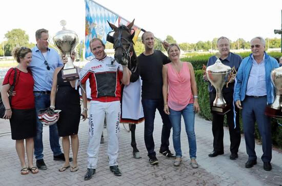 Schwarz_Max_Derby Schwarz_Max_Derby