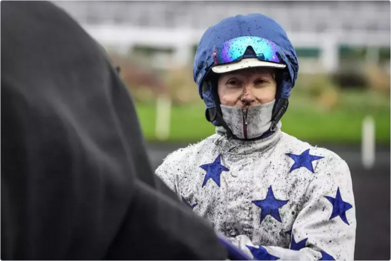 Screenshot 2025-12-28 at 16-48-02 Quinté Prix de Bourgogne - Amérique Races Q5 - Romain Derieux On n'est pas en retard avec Go On Boy Equidia