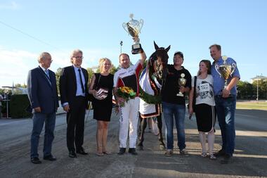 Siegerehrung Traber-Derby 2016